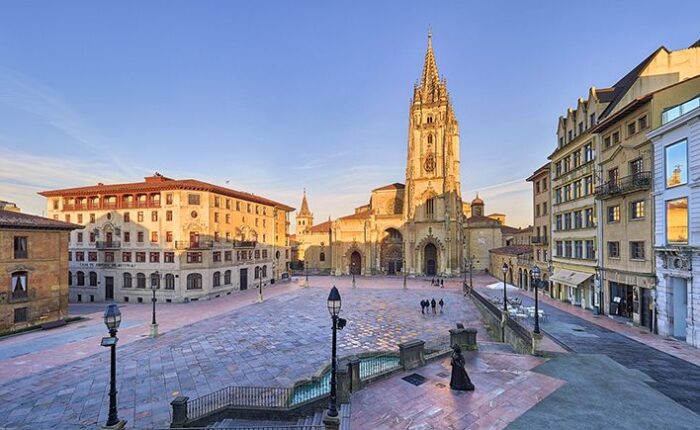 Excursión a Oviedo con visita guiada
